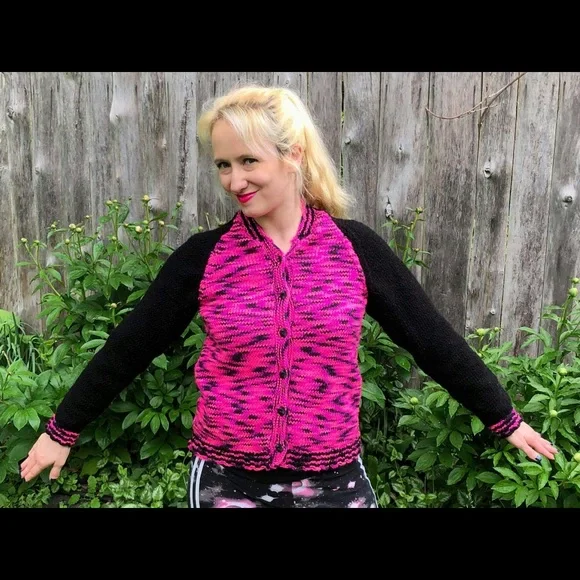 Hand-knitted varsity-style cardigan - Picture 1 of 3